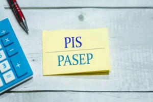 quem tem direito ao pis